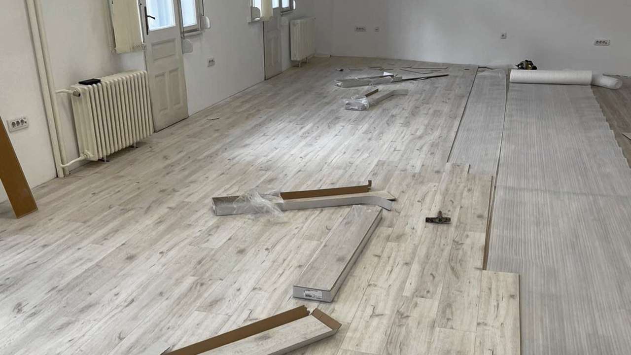 Proces postavljanja lamainata na podlogu