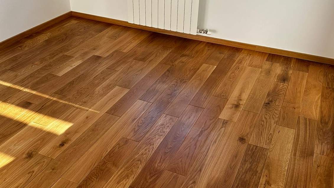 Parket postavljen u stanu u Beogradu, bajcovan i premazan Bona vodenim lakom